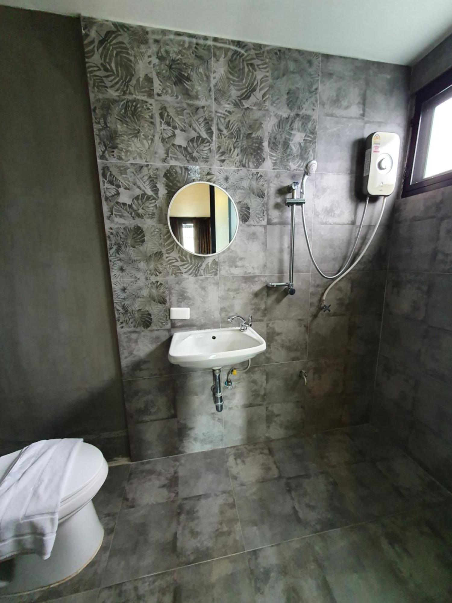 Baan Wualamphong บ้านวัวลำพอง 방콕 외부 사진